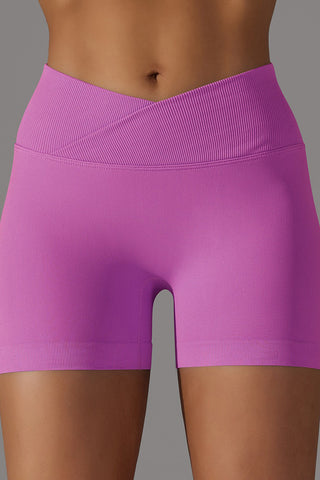 Seamless Crossover Scrunch Short